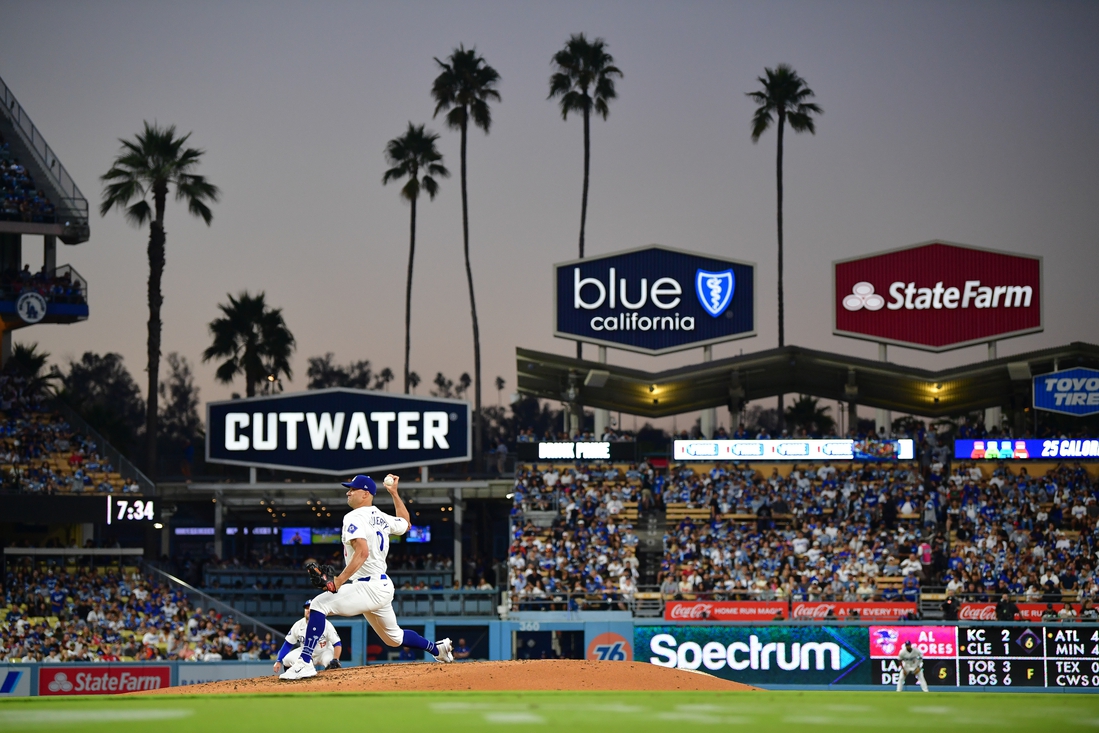 La Dodgers vs Cleveland Guardians