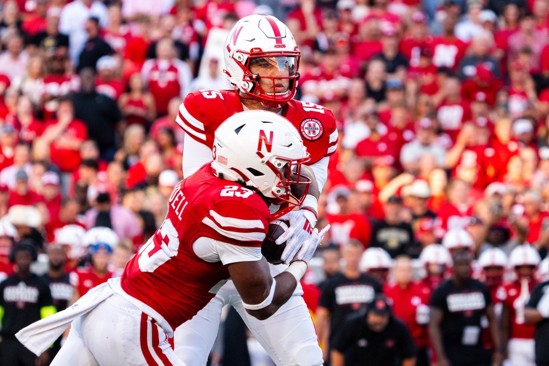 Nebraska Cornhuskers vs Illinois Fighting Illini