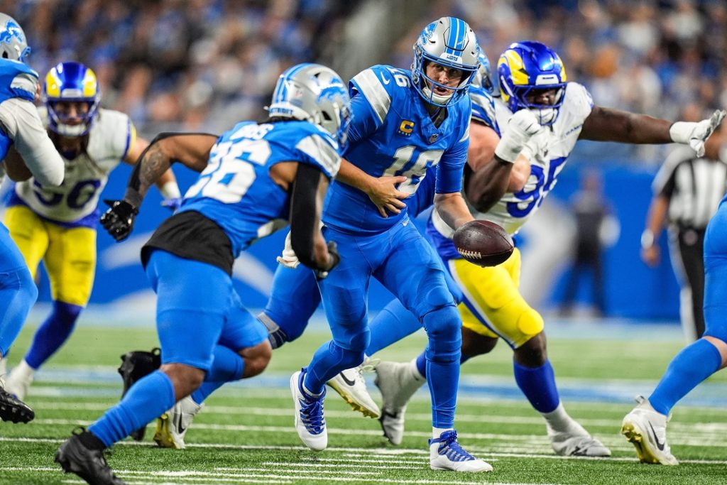 Lions Host Buccaneers in Week 2 Playoff Rematch