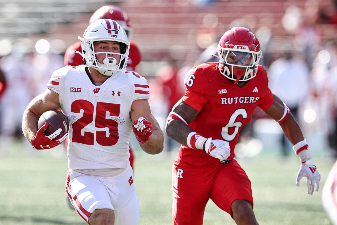 Northwestern Wildcats vs Wisconsin Badgers Picks and Predictions October 19th 2024