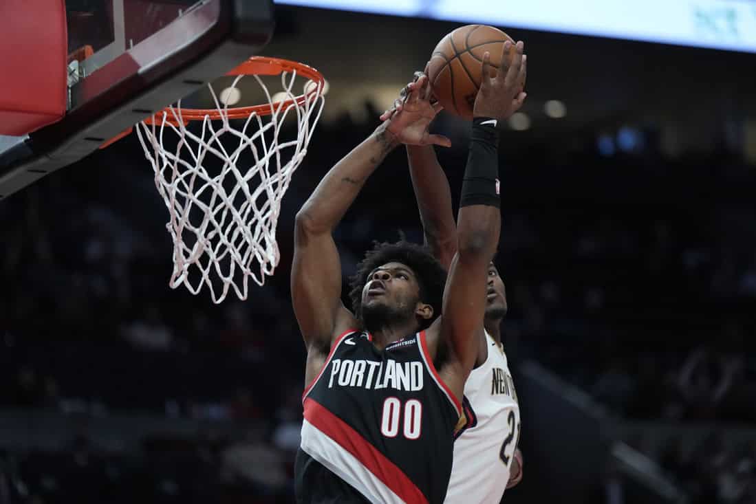 Trailblazers Player Dunking