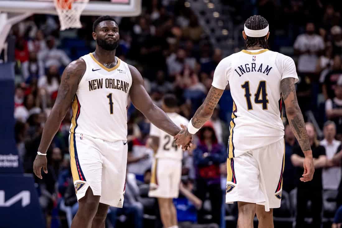 Pelicans players handshake