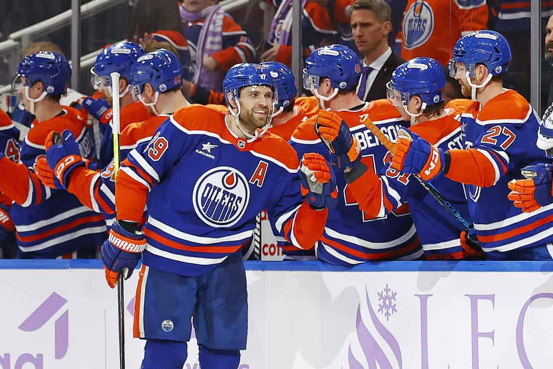 Oilers Bench Celebrating