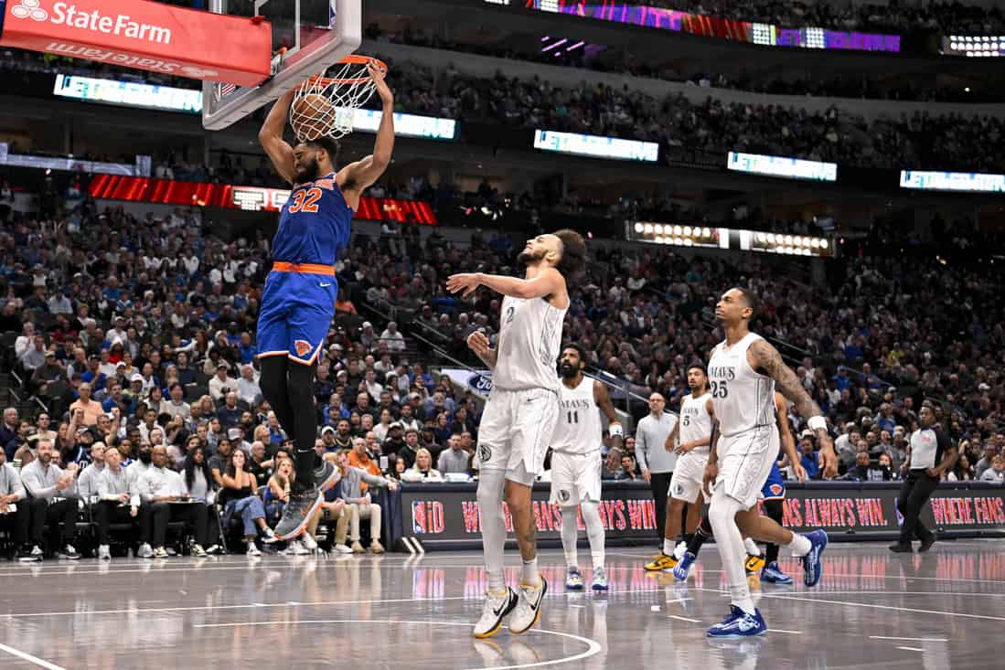 Knicks Player Dunking