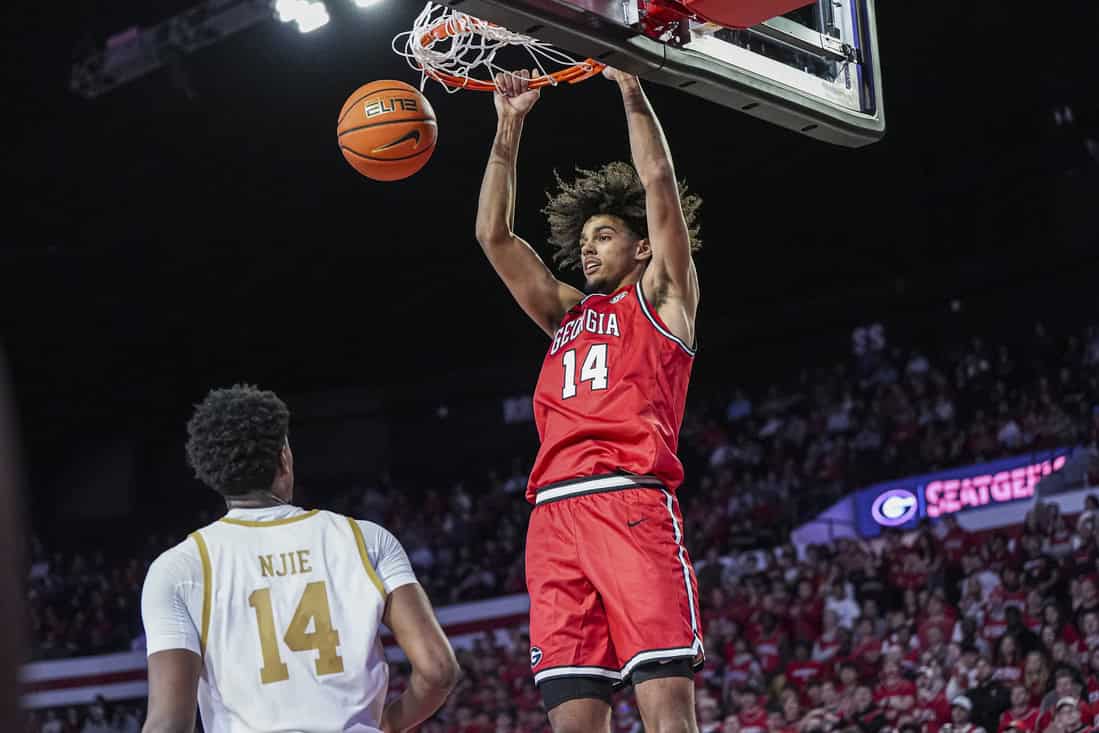 Bulldogs player dunking