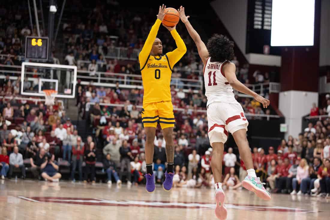 Golden bears player shooting