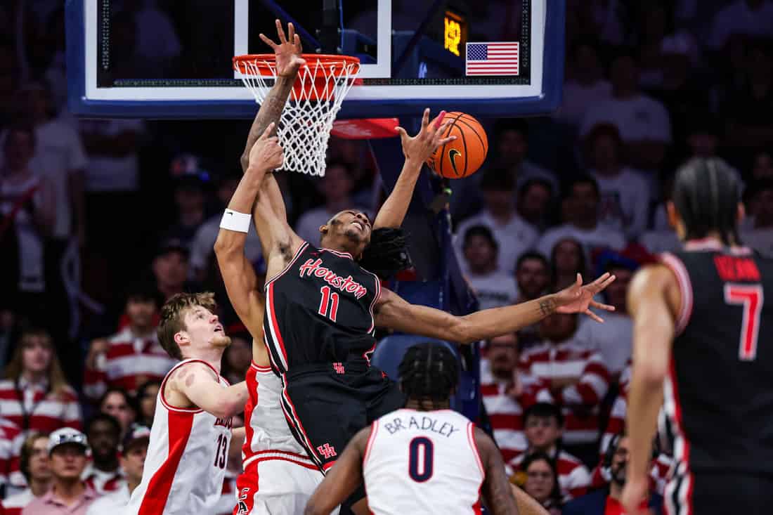 Player dunking the ball